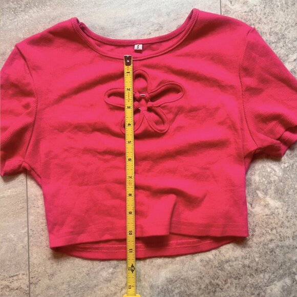 Early 2000's Cut-out Crop Top | Flower Cut Out | Hot Pink | Size S - Picture 10 of 10